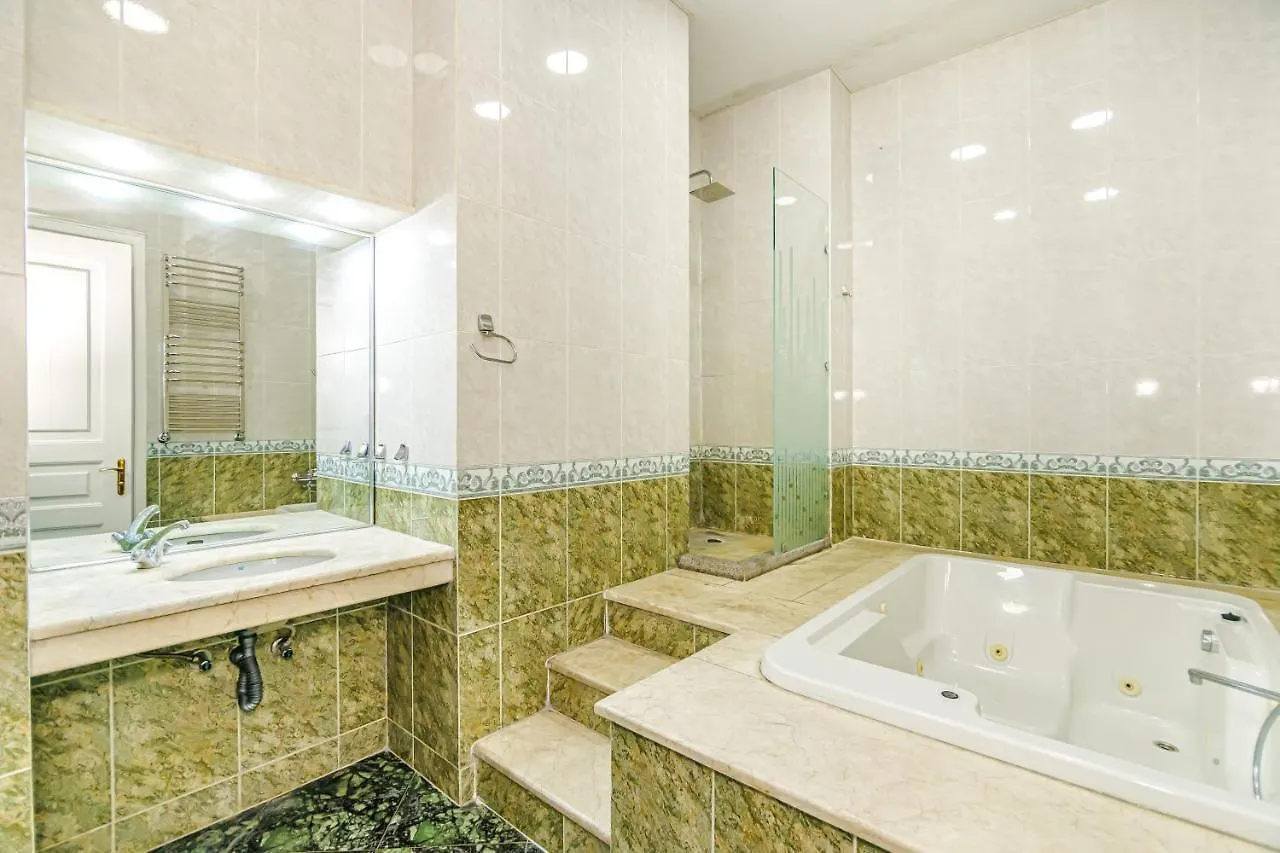 Apartment 5 Room Deluxe Baku 0*,